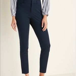 NWT - Old Navy High Rise Pixie Pant - Petite 14